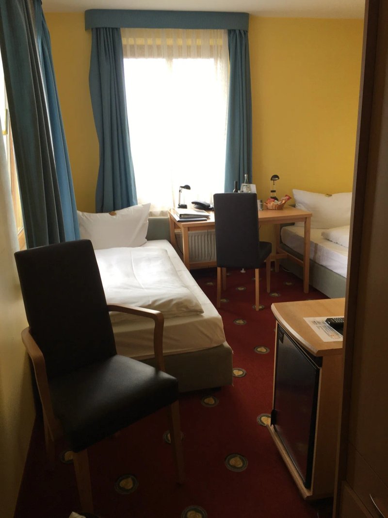 Hotel Perlach Allee by Blattl