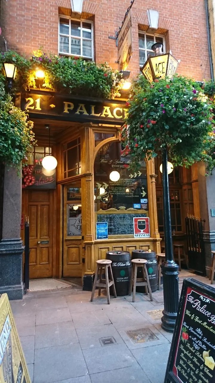 The Palace Bar