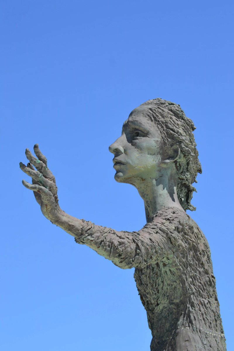 Monumento a la Madre del emigrante