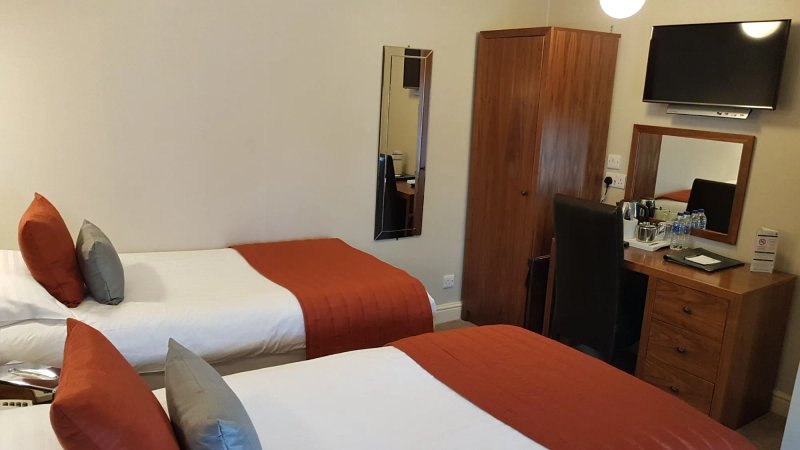 The Poplars Hotel