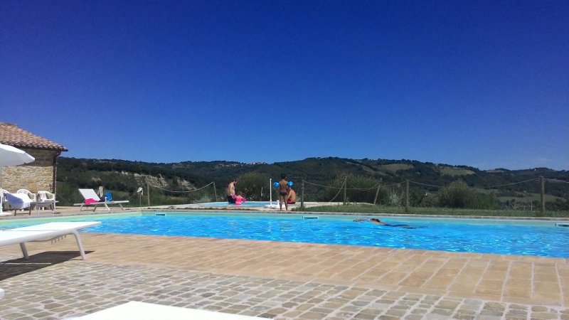 Amico Country House
