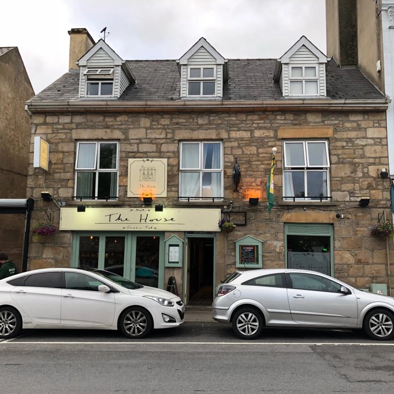 The House Gastro Pub
