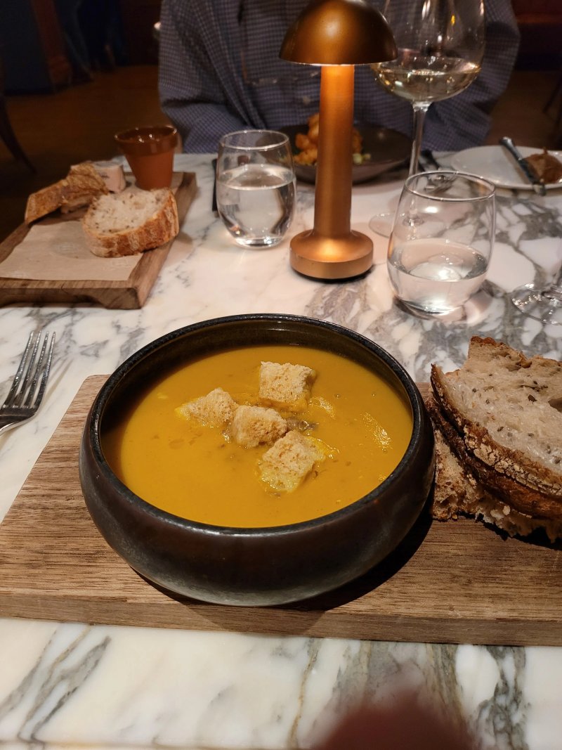 The Lygon Arms - Lygon Lounges & Bar