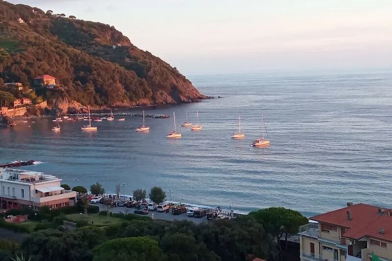 LEVANTO-5 TERRE- NEW - 50 M FROM THE IDEAL BEACH FOR MTB / TREKKING LOVERS