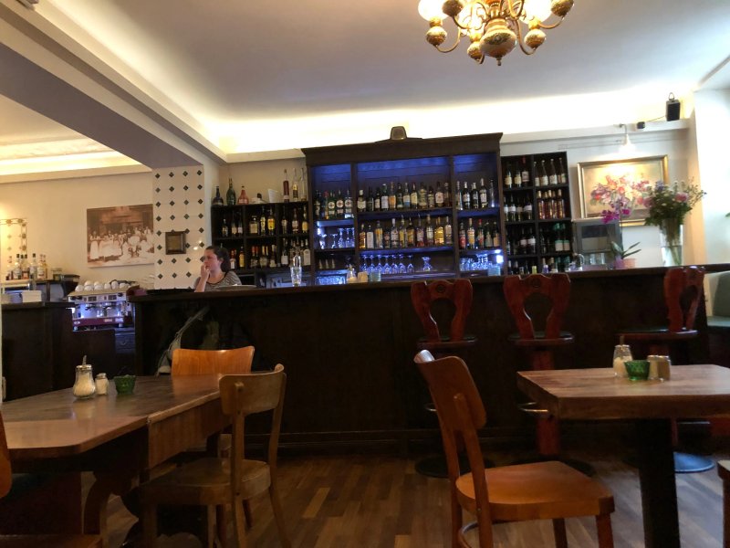 Arema Restaurant & Cafe