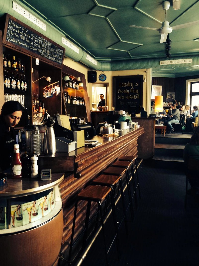 Cafe Laundromat