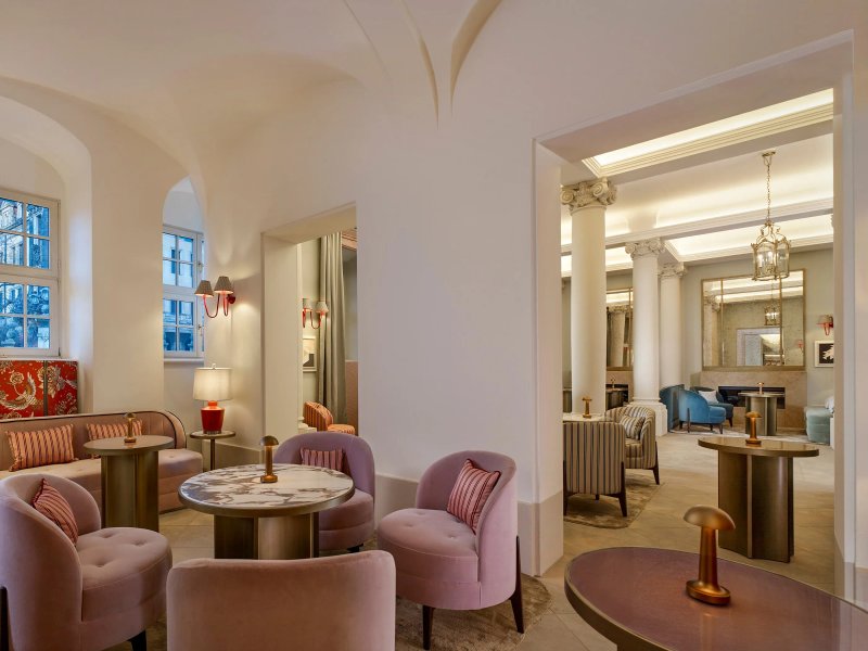 Amalie Patisserie & Lounge