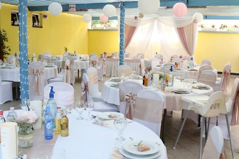 Boglarka Panzio-Etterem Es Apartmanhazak