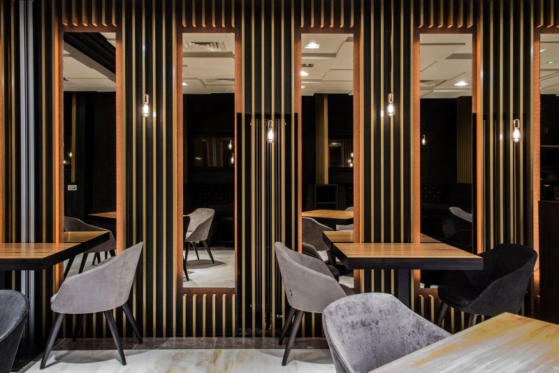 Pera Restaurant Grill & Bar