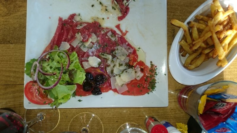Le Yacht Cafe