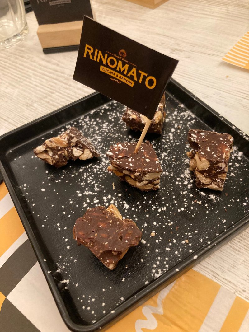 Rinomato Pizzeria Cucina E Sapori Roma