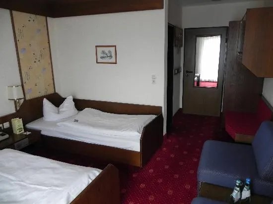 City Club Hotel