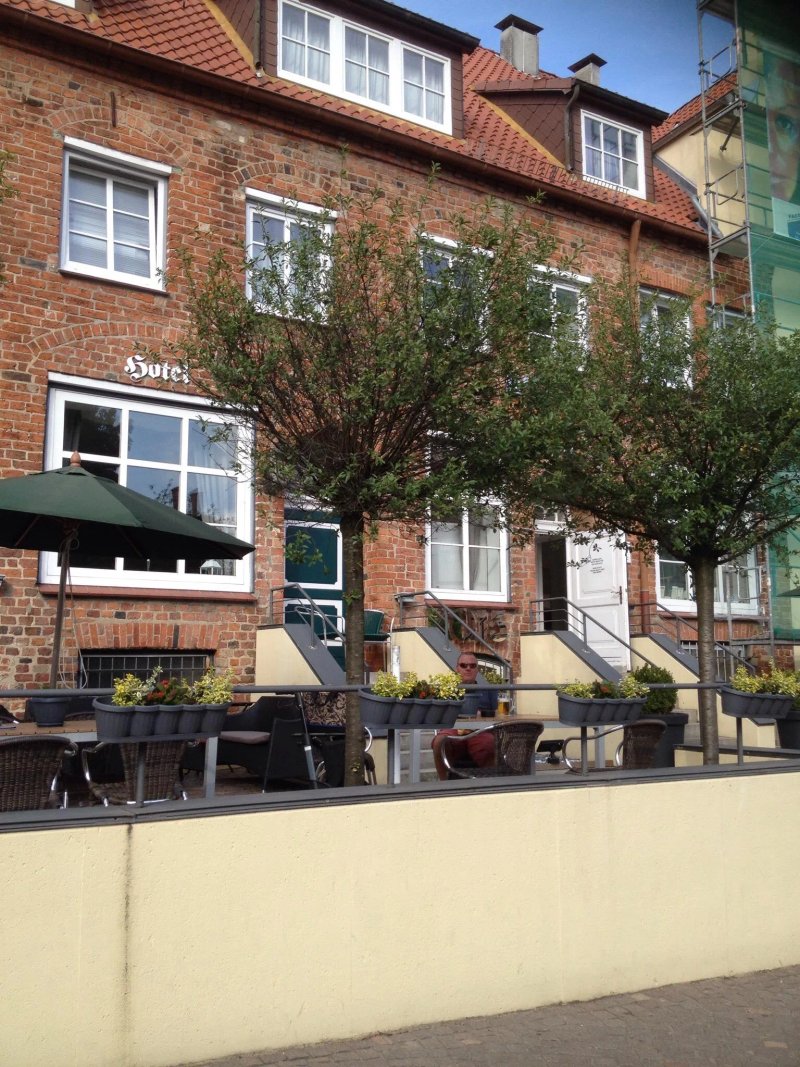 KO15 – Hotel And Appartements