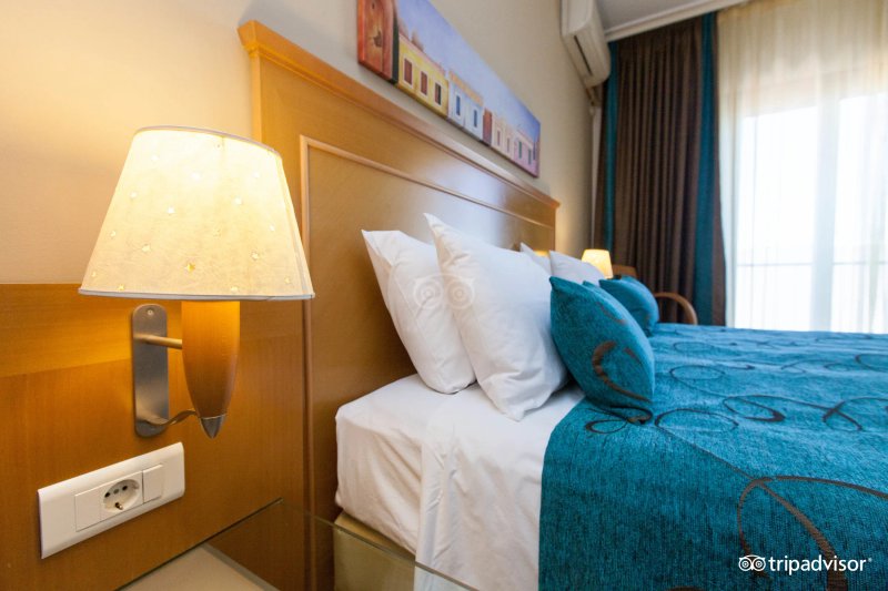 Plaka Hotel