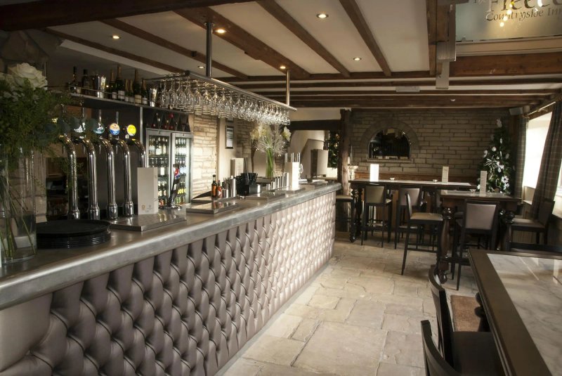 The Fleece Countryside Inn