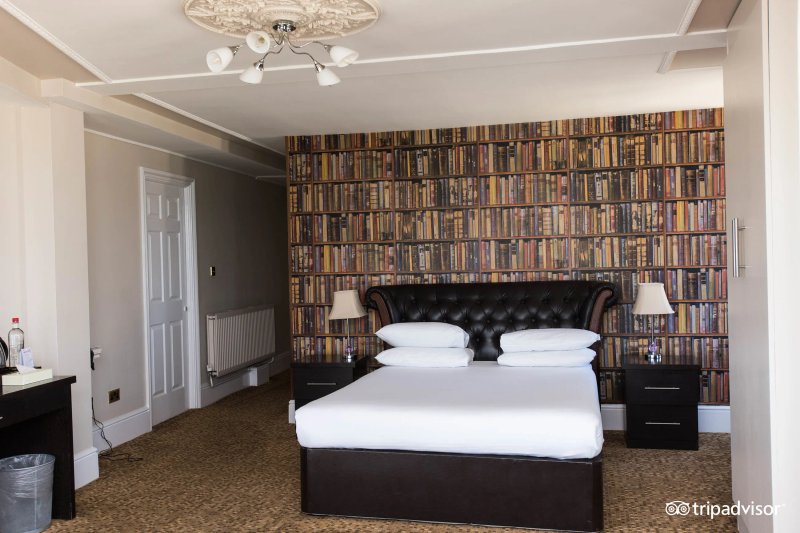 Queens Hotel