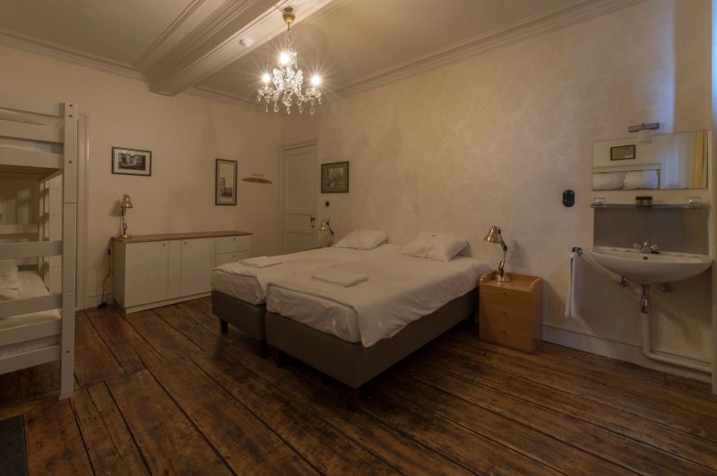 Talbot House - Guest House