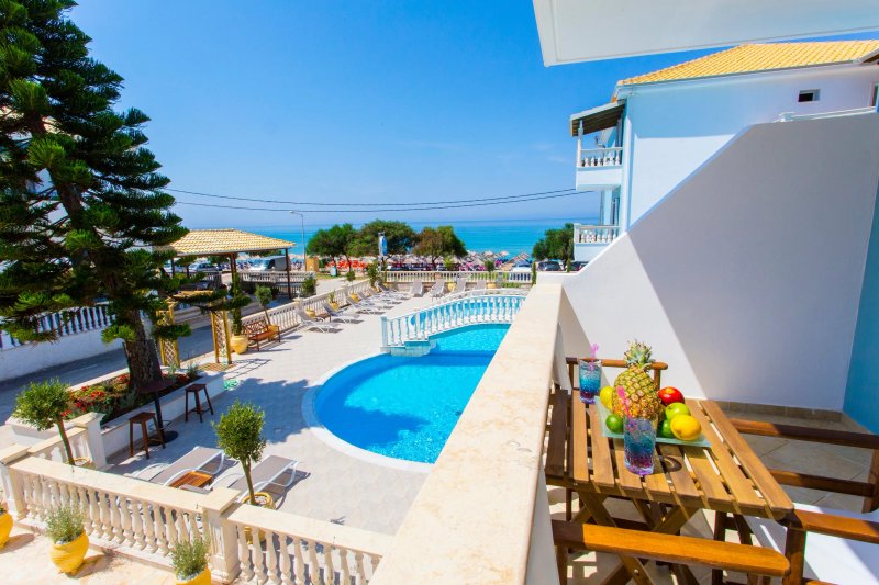 Vrachos Beach Hotel