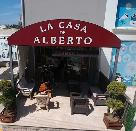 La Casa De Alberto - Cigar Shop