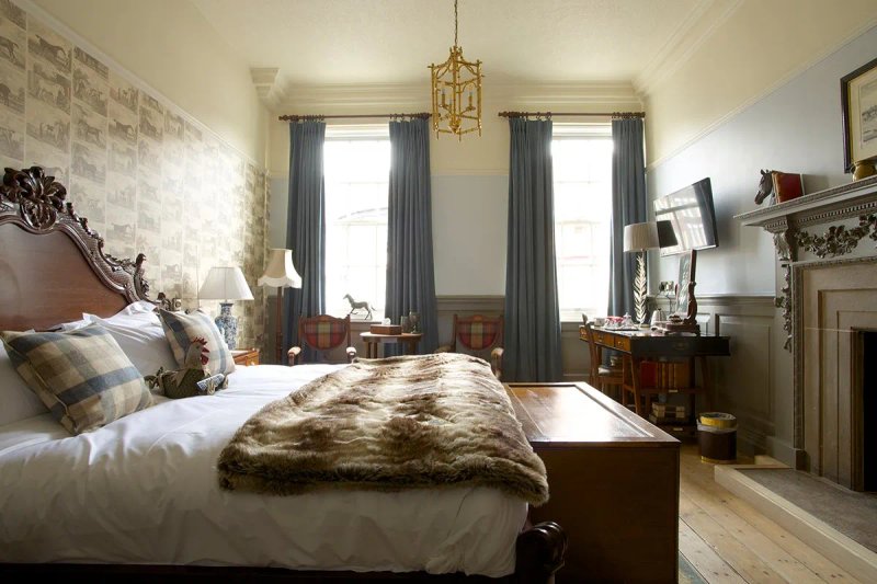 The Crown Hotel