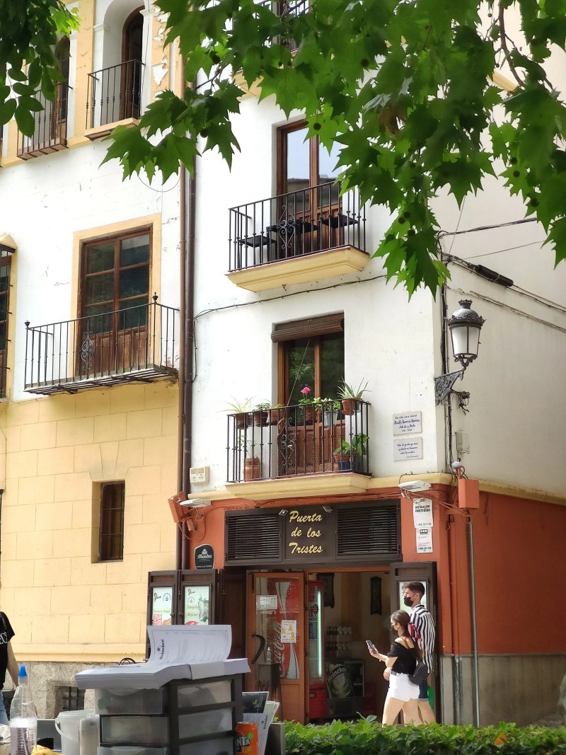 Puerta de los Tristes