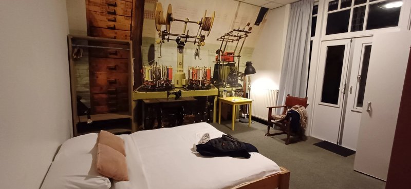 Hostel Roots
