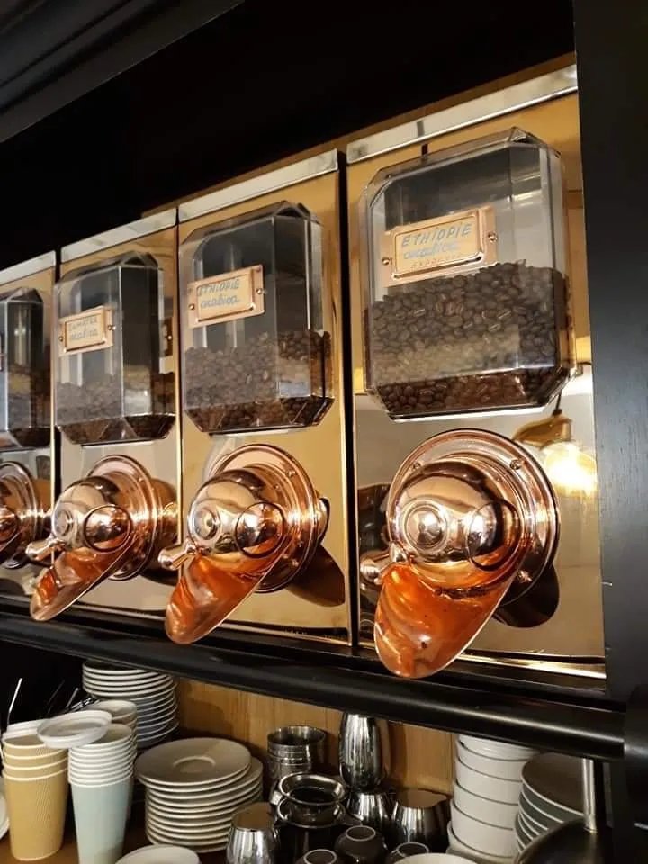 Les Fees Cafe