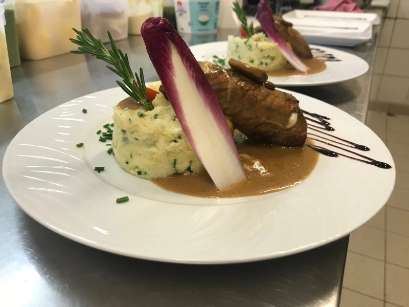 le milanO Brasserie Restaurant