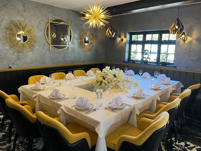 Manto's Meze Bar & Grill
