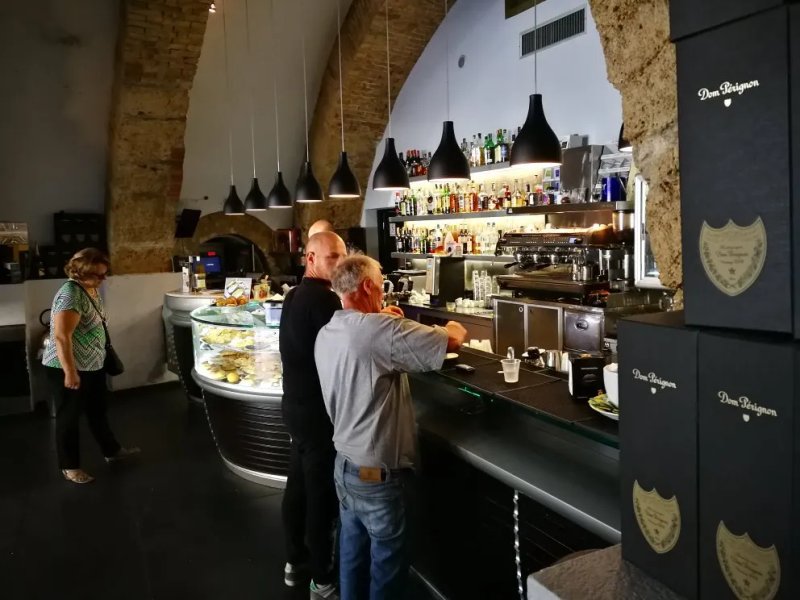 Vogue Bar