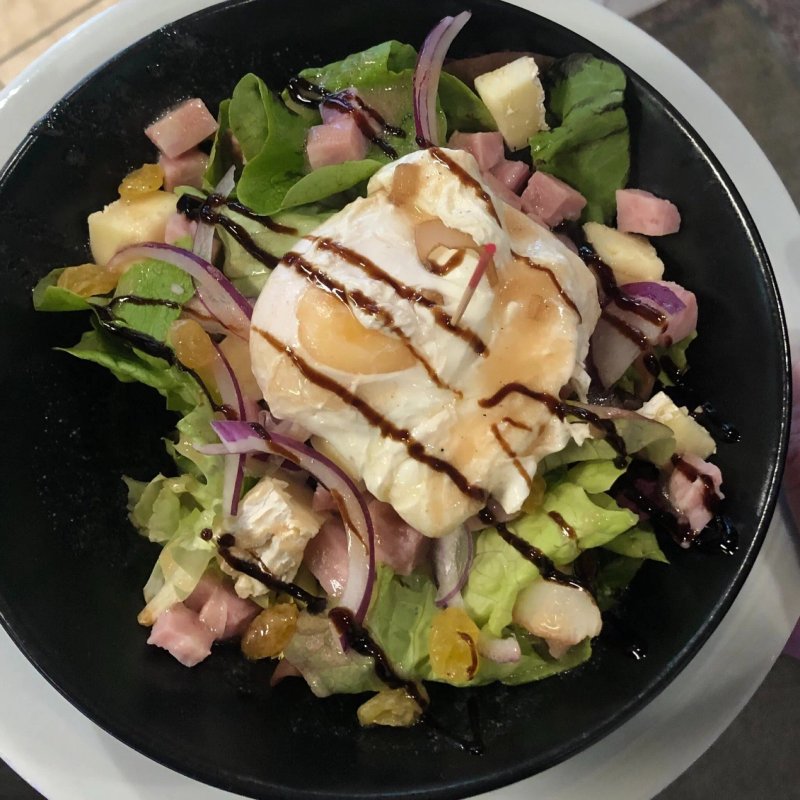 Le Bistro