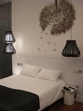 Shine Hotel and Bar