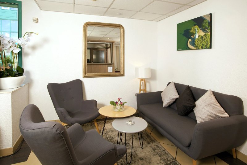 Séjours & Affaires Apparthôtel