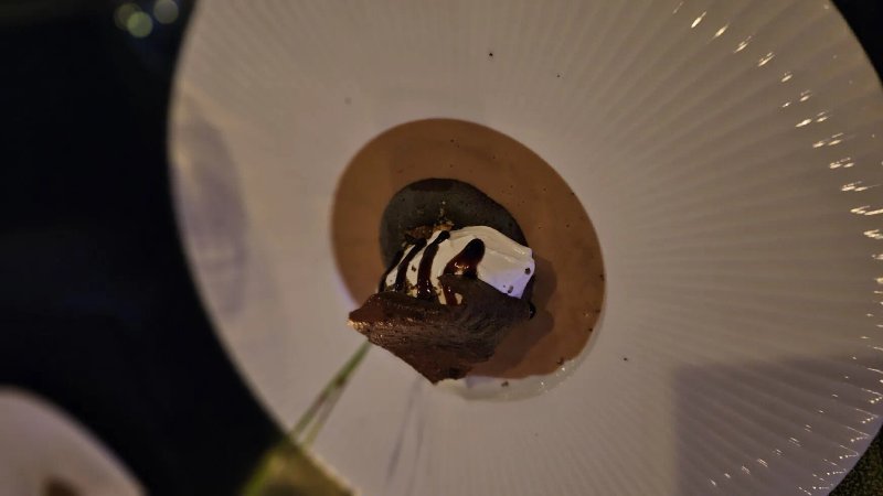 CUBE Restaurant