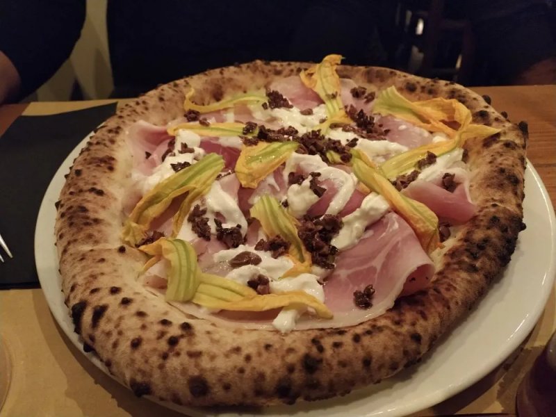 Da Charlie pizzeria