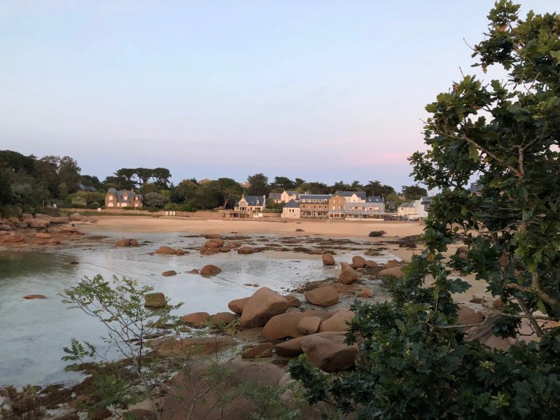 Logis Hôtel Saint-Guirec et de la Plage