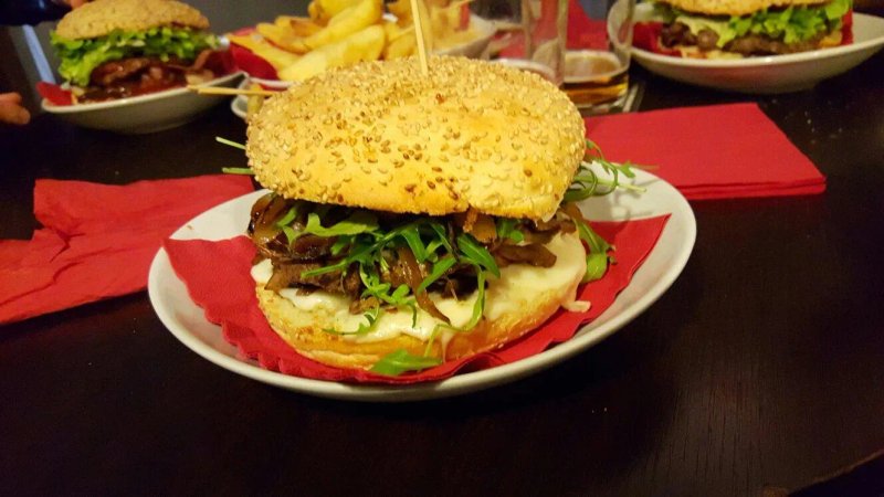 HAMBURGERIA