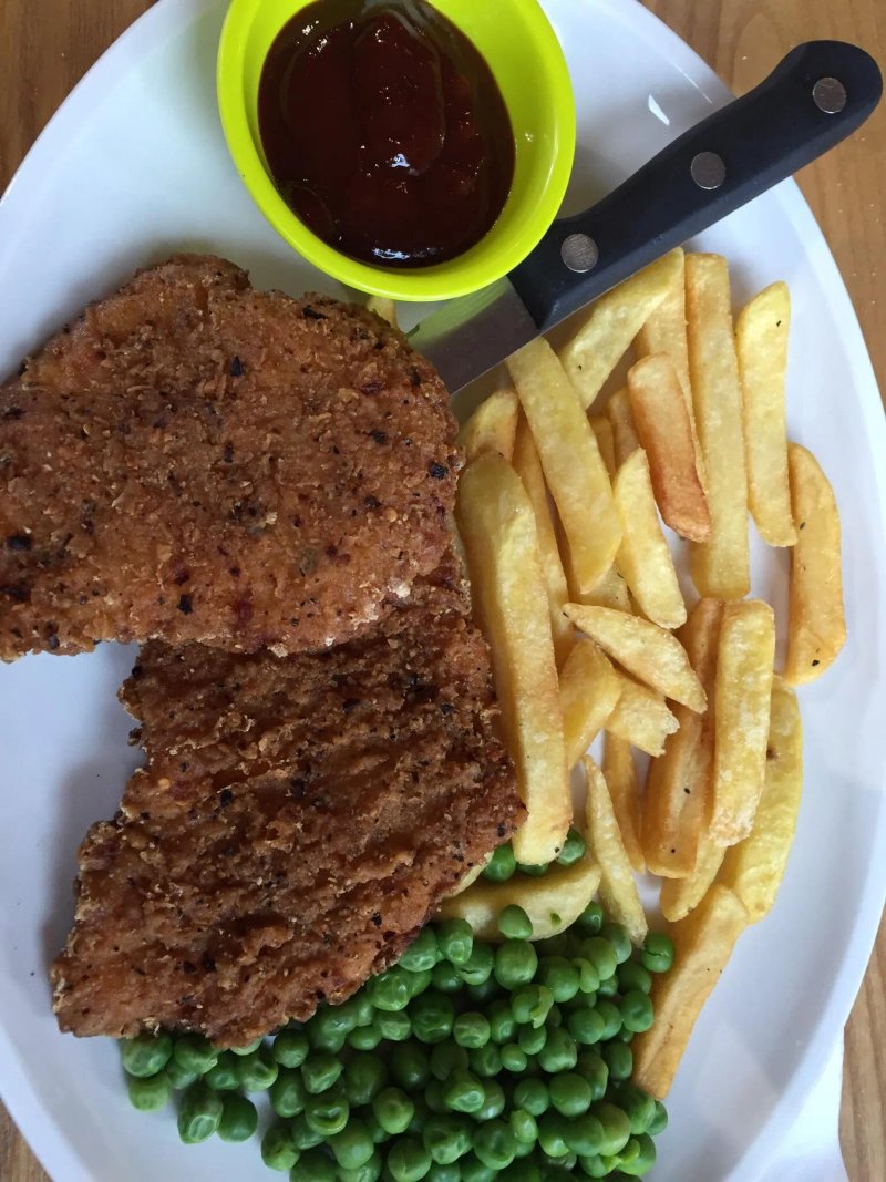 Harvester Coed-Y-Goras