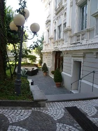 Hotel Flora