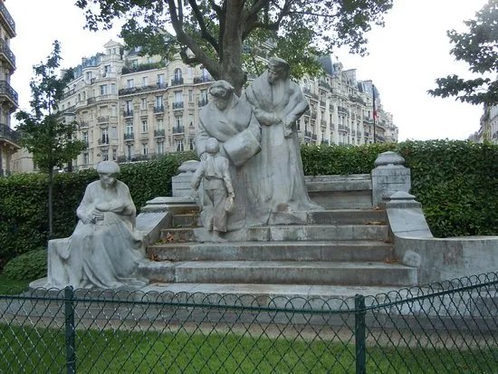 Monument Mme Boucicaut et la baronne Clara de Hirsh