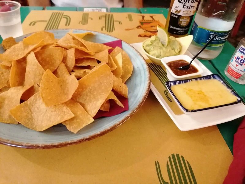 El Salvador Mexican e Texan Pub