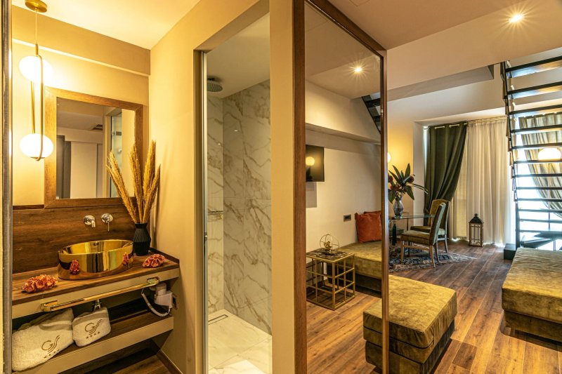 Golden Suites & Spa