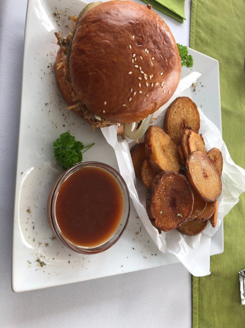 Morado Cafe & Restaurant