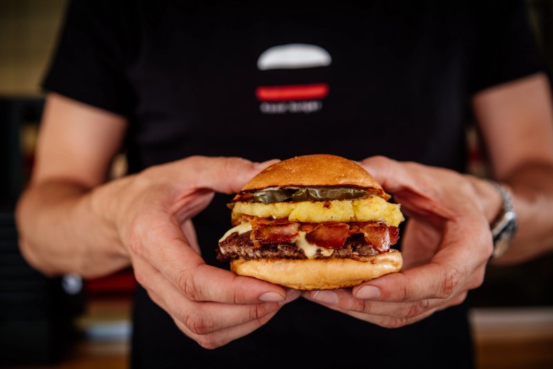 Hood Burger Vic