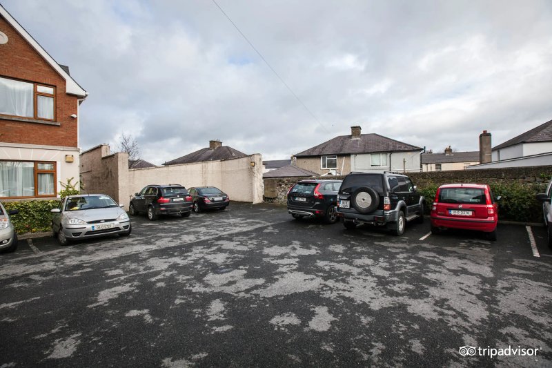 Uppercross House Hotel