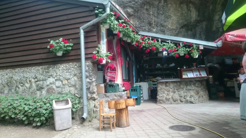 Restaurants & cafés