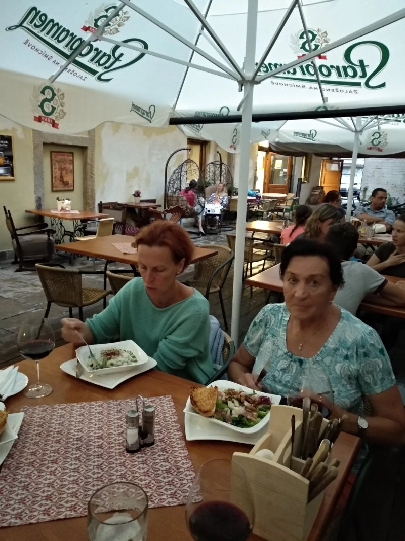 Restaurant Cafe - Pizza Bomba
