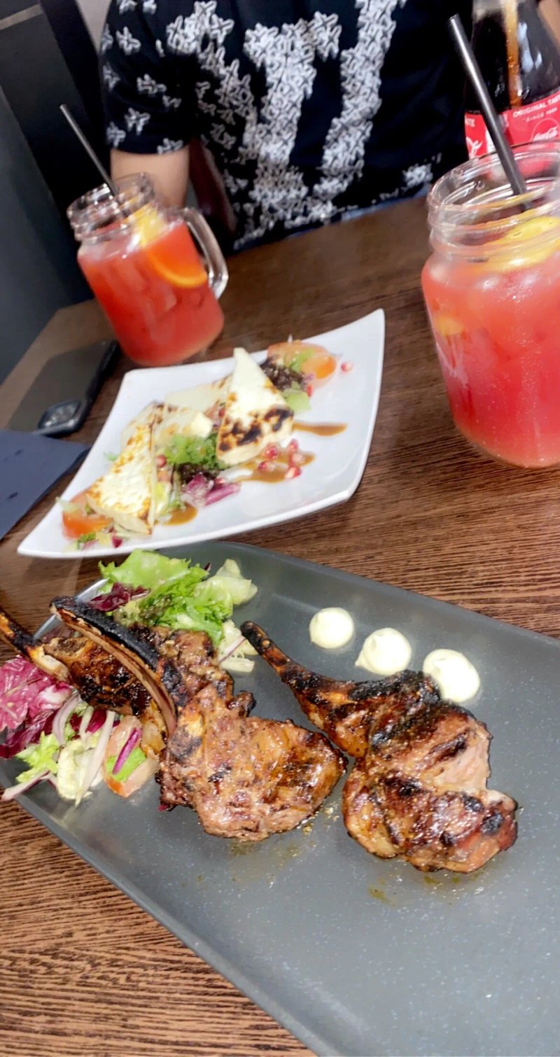 Zaraks Grill Lounge