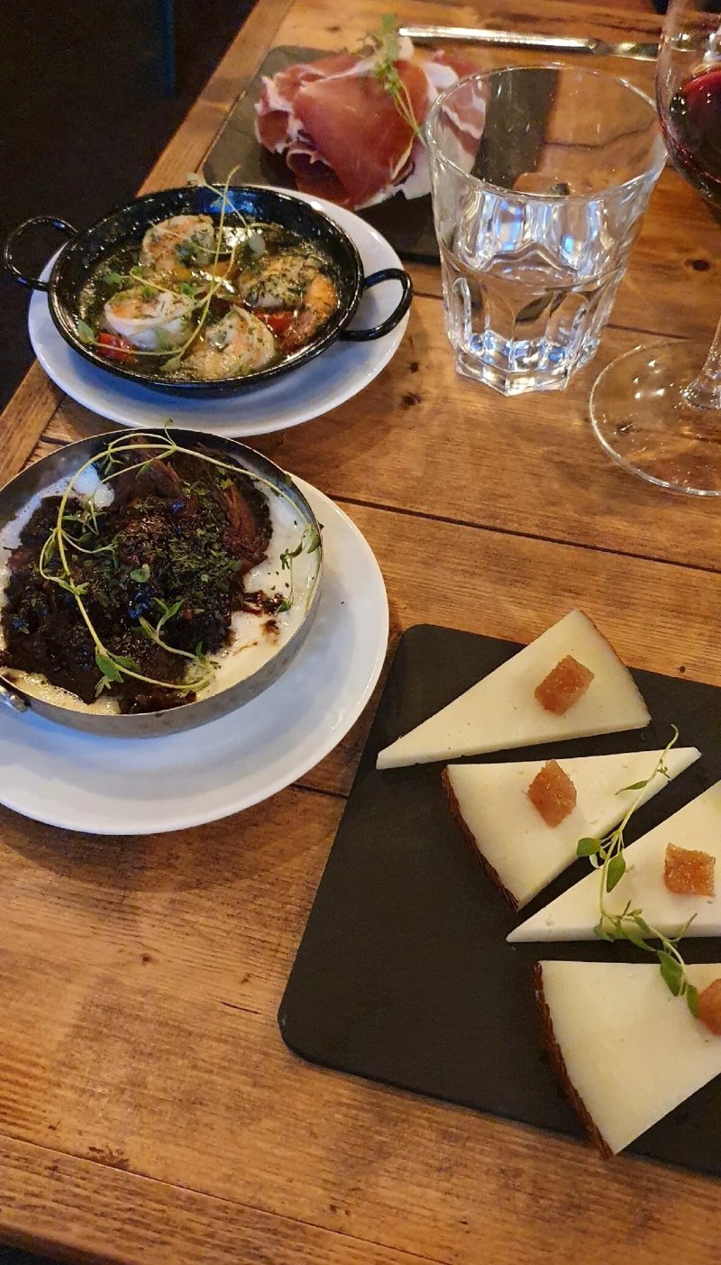 Pasion Tapas & Wines