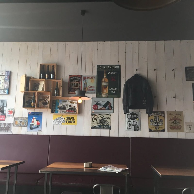 Garage Cafe Retro